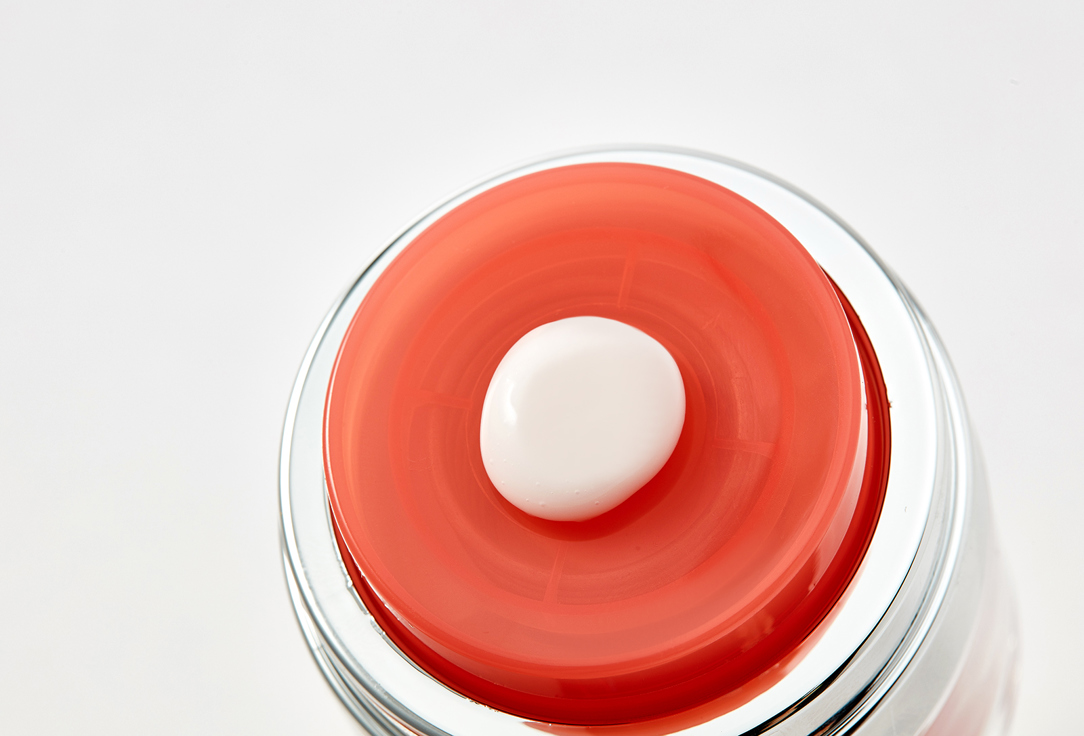RODIAL Gel For The Skin Around The Eyes With Red Resin Extract Dragons Blood