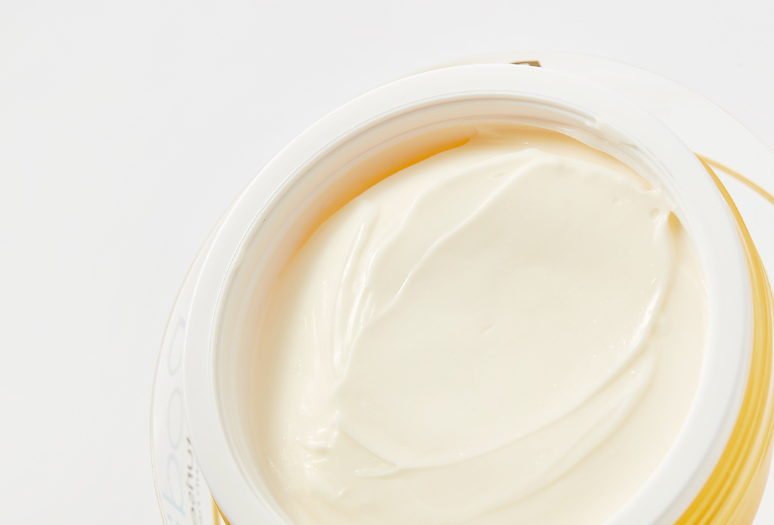 RODIAL revitalizing face Moisturizer Bee Venom