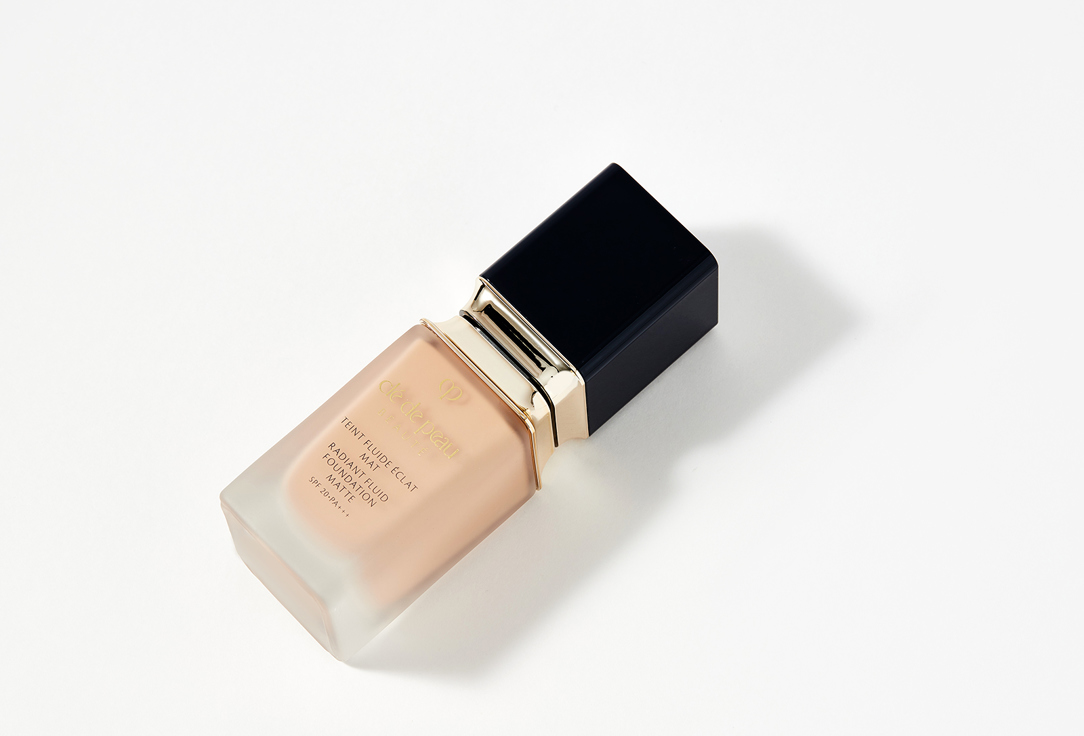 Clé de Peau Beauté Liquid foundation SPF 20 Radiant Fluid Foundation Matte B30, Medium beige 35 ml Clé de Peau Beauté Liquid foundation SPF 20 Radiant Fluid Foundation Matte