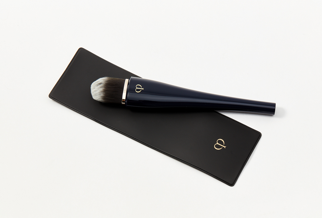 Clé de Peau Beauté Makeup brush Light coverage foundation brush 1 pcs Clé de Peau Beauté Makeup brush Light coverage foundation brush