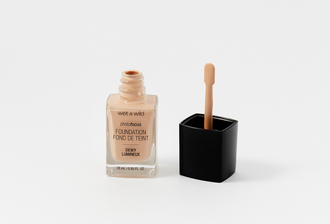Wet n Wild brightening Foundation Photo Focus Dewy