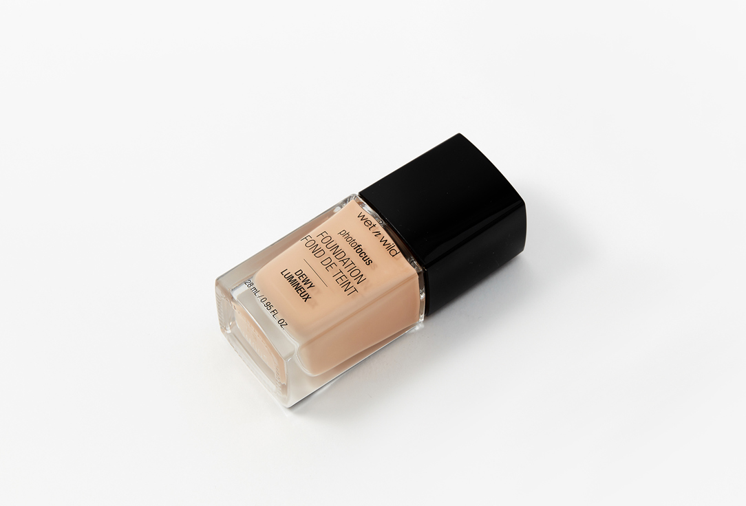 Wet n Wild brightening Foundation Photo Focus Dewy