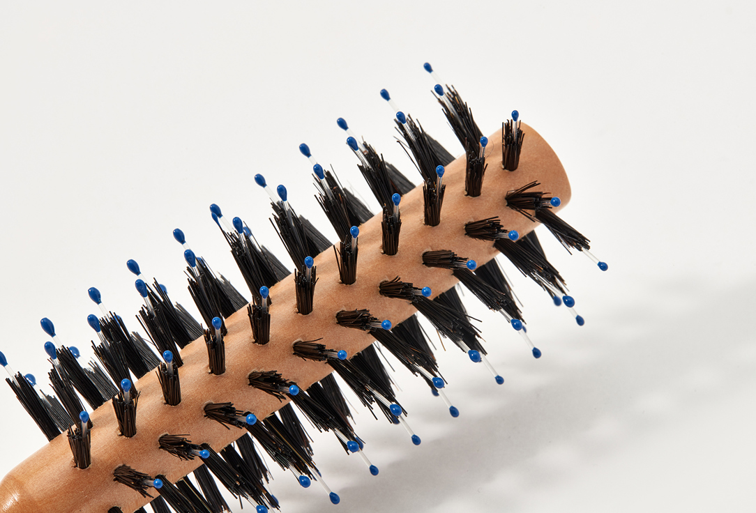 Hair Rituel by Sisley Medium blow-dry hair brush The Blow-Dry Brush N°1