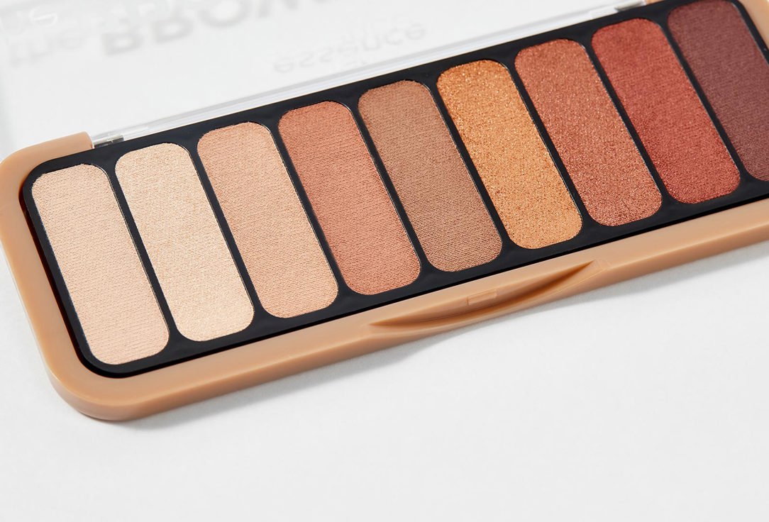 essence Eyeshadow palette the BROWN edition