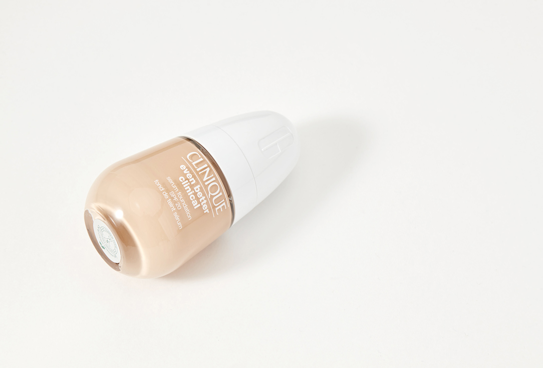 Clinique Moisturizing & Brightening Serum-Foundation SPF20 Even Better Clinical 40CN, Cream chamois 30 ml Clinique Moisturizing & Brightening Serum-Foundation SPF20 Even Better Clinical
