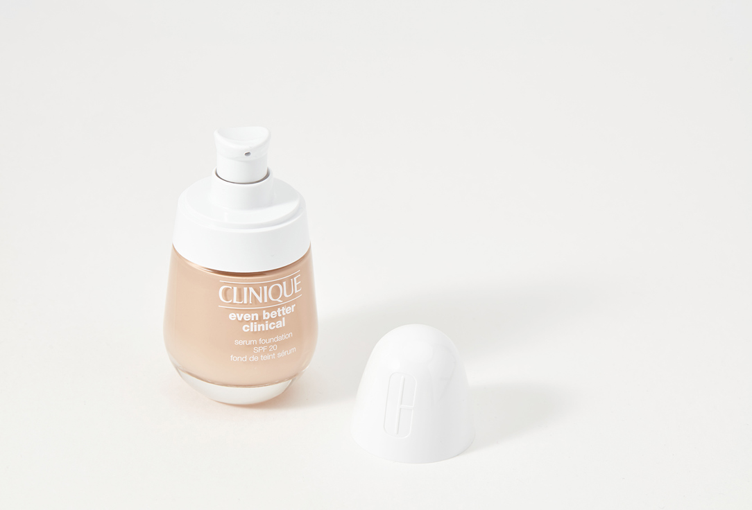 Clinique Moisturizing & Brightening Serum-Foundation SPF20 Even Better Clinical 40CN, Cream chamois 30 ml Clinique Moisturizing & Brightening Serum-Foundation SPF20 Even Better Clinical