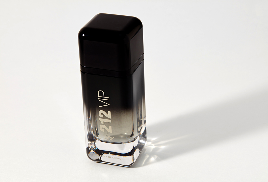 Carolina Herrera Eau de Parfum 212 Vip Black 100 ml Carolina Herrera Eau de Parfum 212 Vip Black