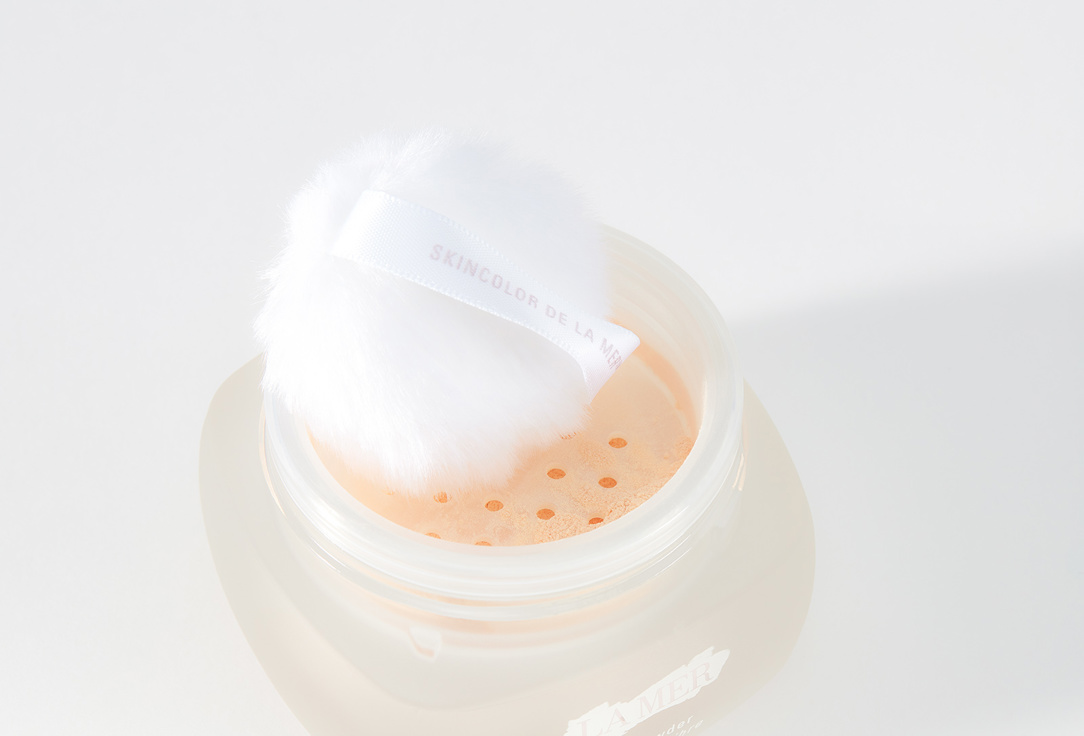 La Mer Lightweight Loose Powder The powder