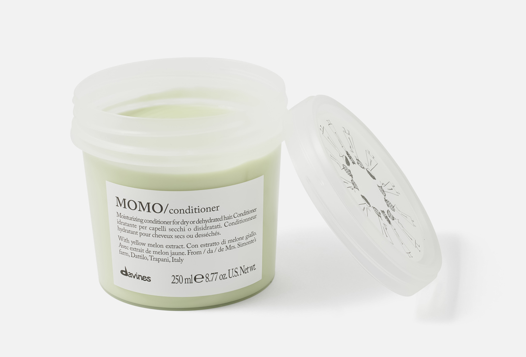 Davines Lightweight Moisturizing Conditioner MOMO Conditioner 250 ml Davines Lightweight Moisturizing Conditioner MOMO Conditioner