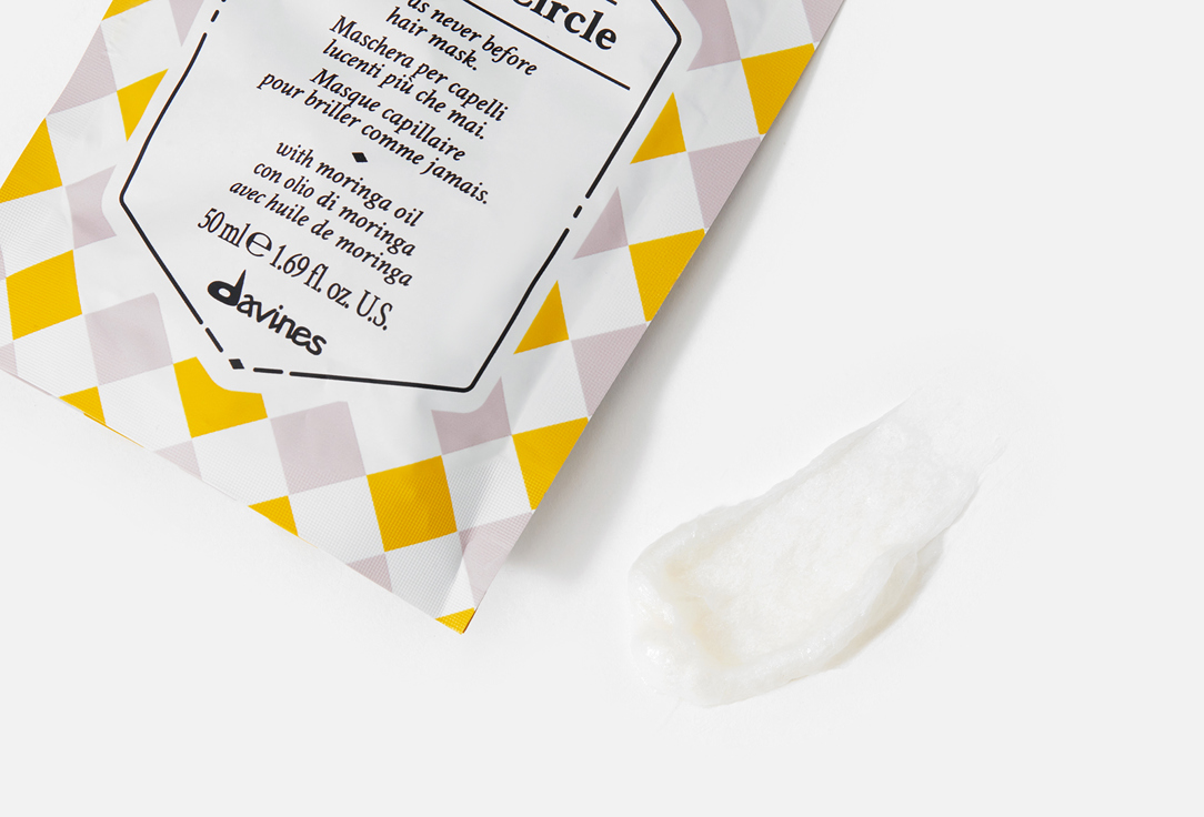 Davines Shine-boosting Hair Mask THE SPOTLIGHT CIRCLE 50 ml Davines Shine-boosting Hair Mask THE SPOTLIGHT CIRCLE