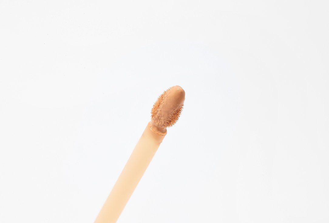 essence Full-coverage matte liquid concealer CAMOUFLAGE+ Matt