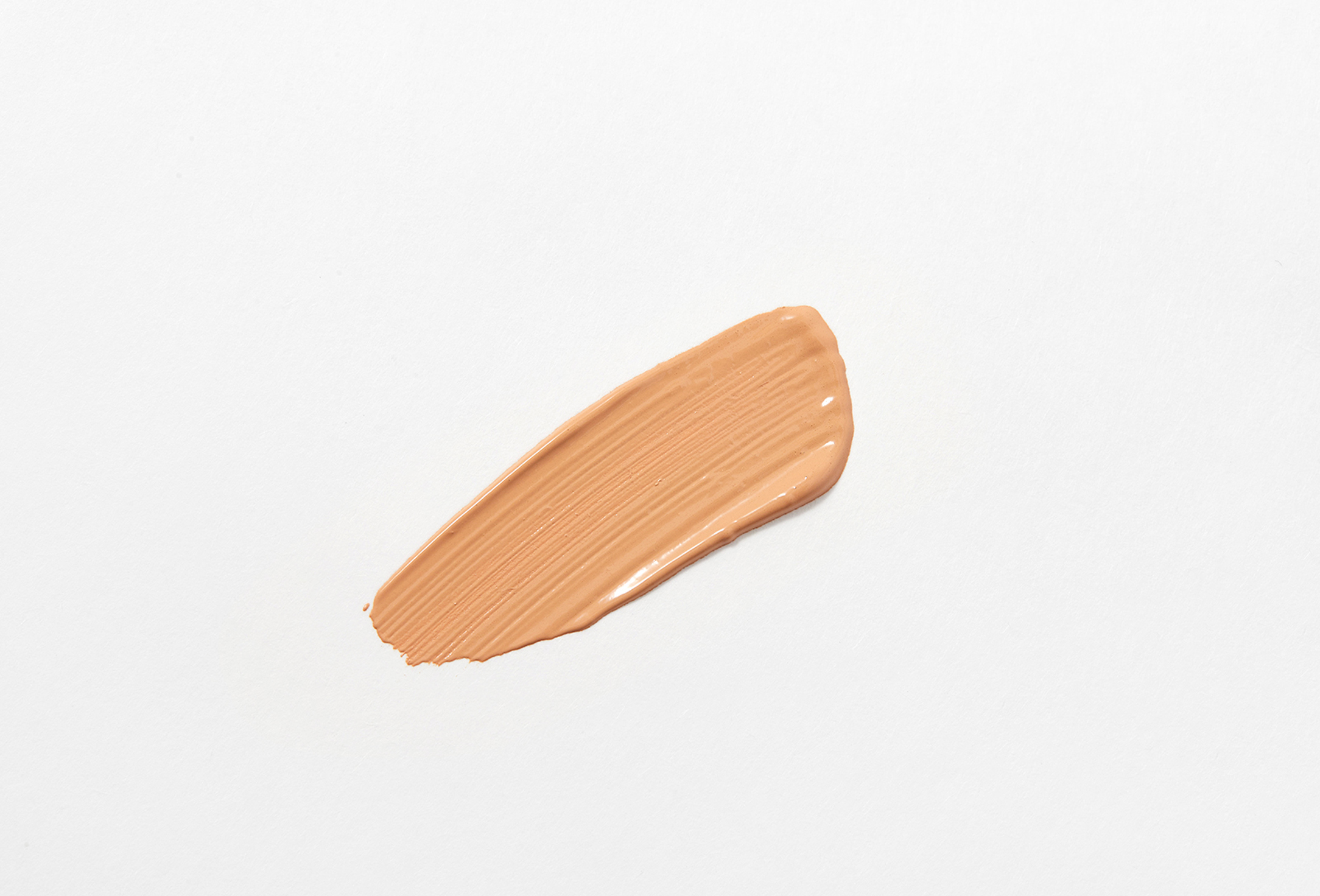 essence Full-coverage matte liquid concealer CAMOUFLAGE+ Matt