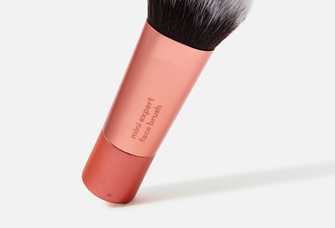 Real Techniques Face Makeup Brush Mini expert 1 pcs Real Techniques Face Makeup Brush Mini expert