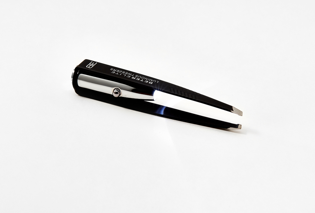 Beter Eyebrow Tweezers Elite Tweezers With Light, Slanted Tip 1 pcs Beter Eyebrow Tweezers Elite Tweezers With Light, Slanted Tip