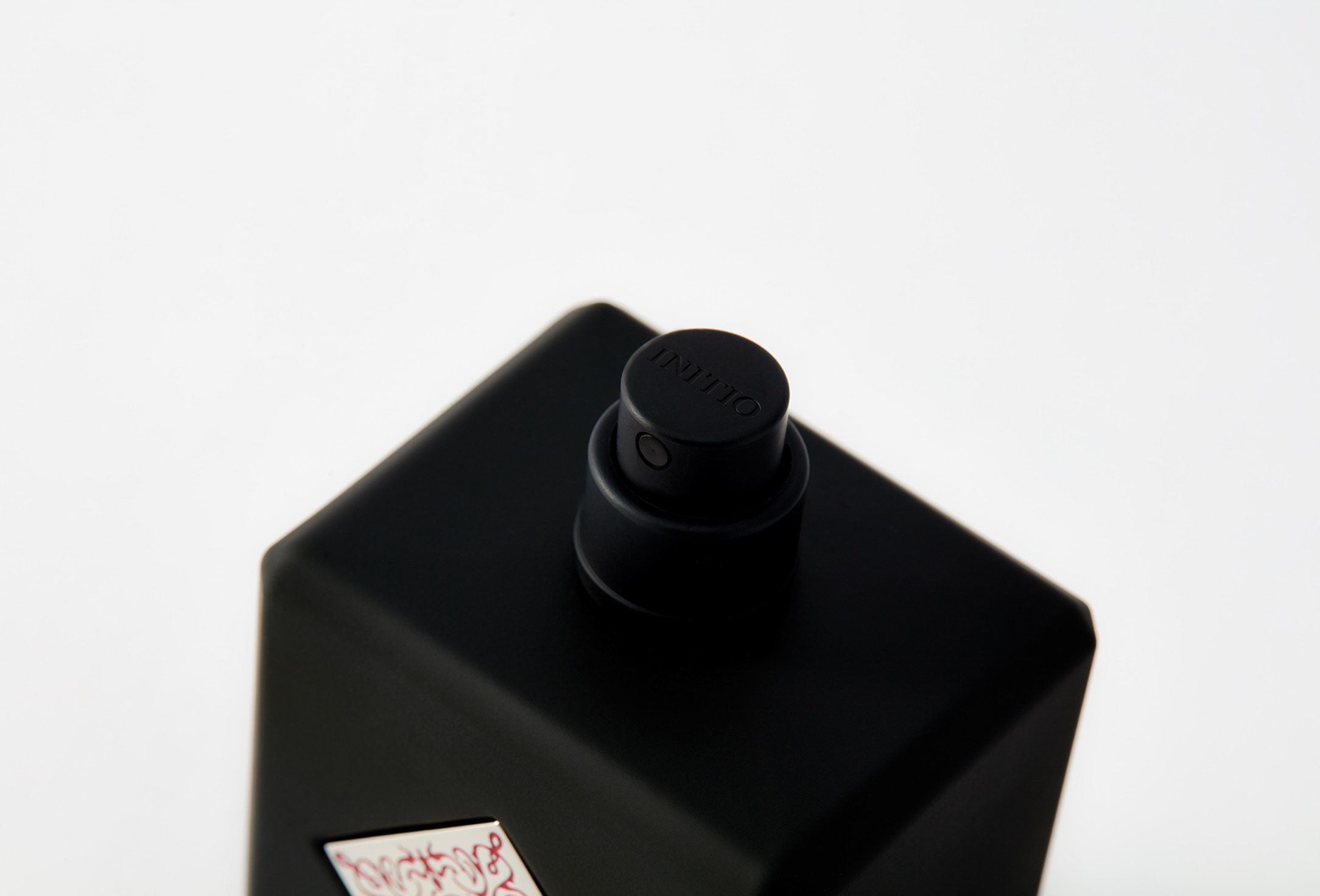 إنيشيو بارفومز بريف ماء عطر ميستك إكسبيرينس