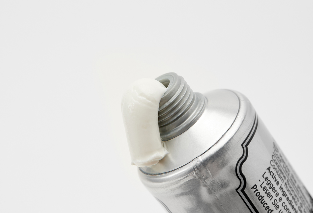 Marvis Отбеливающая Зубная паста Whitening Mint