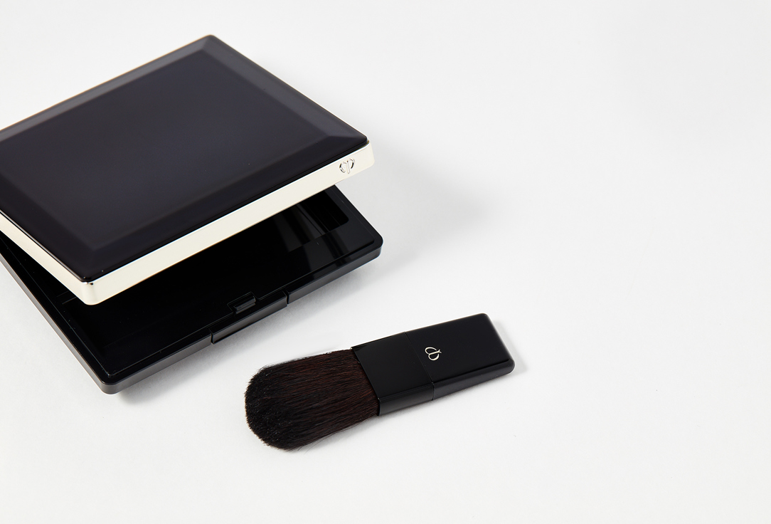 Clé de Peau Beauté Case with brush Powder blush duo case 1 pcs Clé de Peau Beauté Case with brush Powder blush duo case