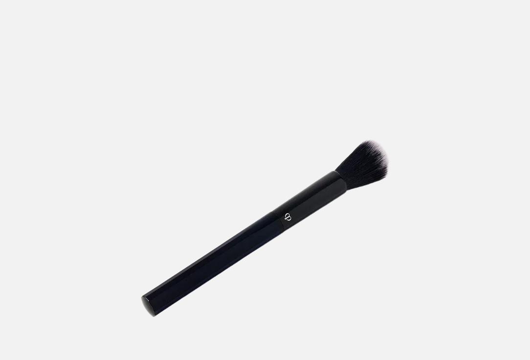 Clé de Peau Beauté Face Makeup Brush Powder & CreamBlush 1 Clé de Peau Beauté Face Makeup Brush Powder & CreamBlush
