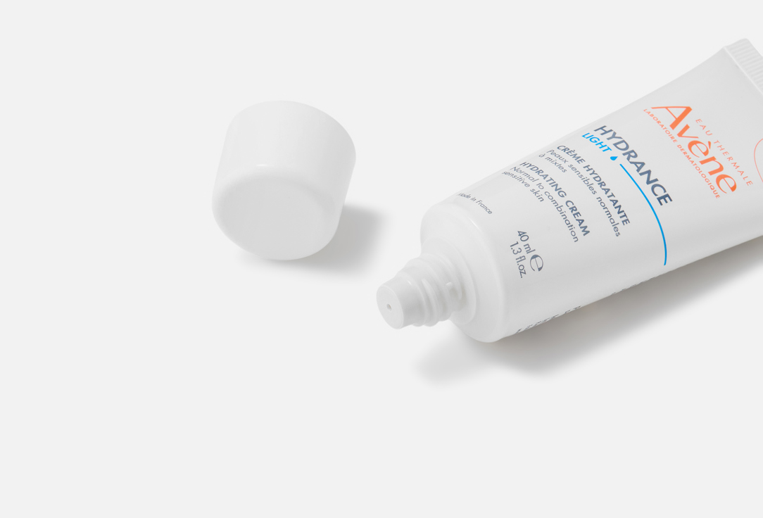 EAU THERMALE AVENE Легкий увлажняющий крем для лица HYDRANCE LIGHT
