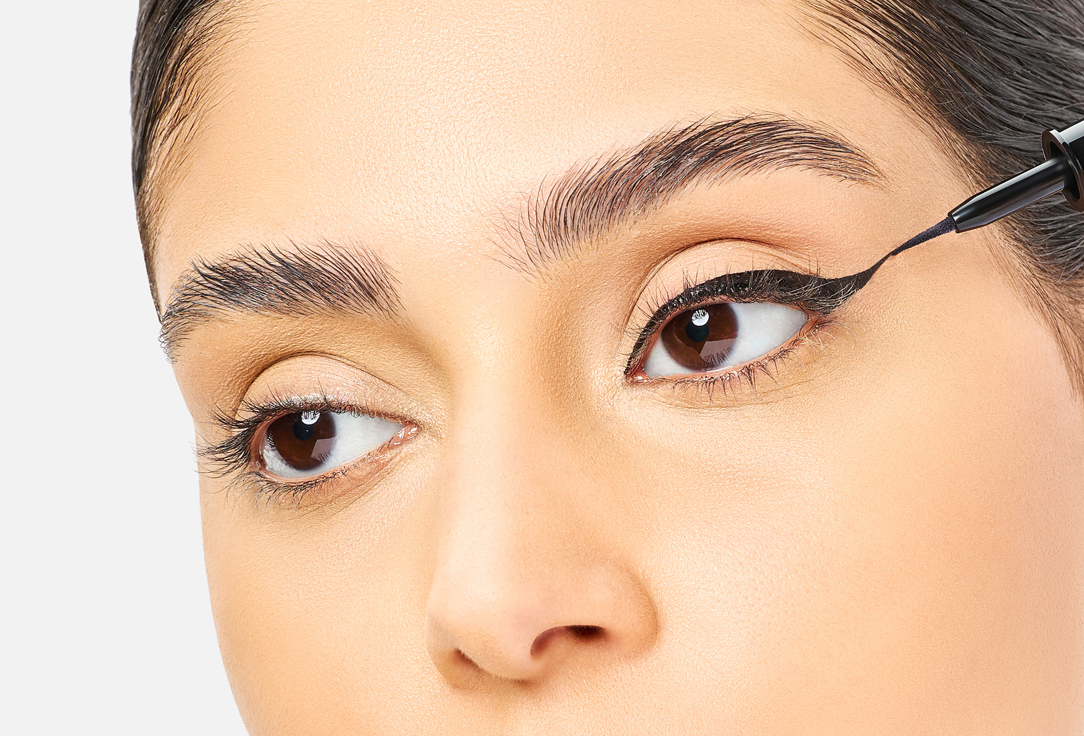 Lancôme Жидкий лайнер с кисточкой Artliner