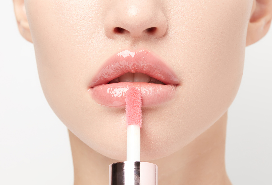 MakeUp Revolution Nourishing & Plumping Lip Gloss Pout Bomb