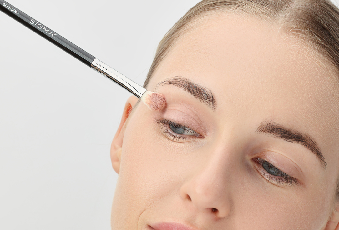 SIGMA BEAUTY BLENDING BRUSH E25