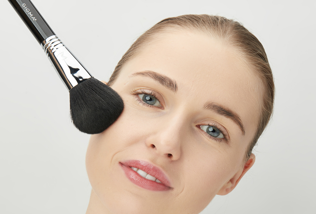 SIGMA BEAUTY LARGE POWDER BRUSH F30