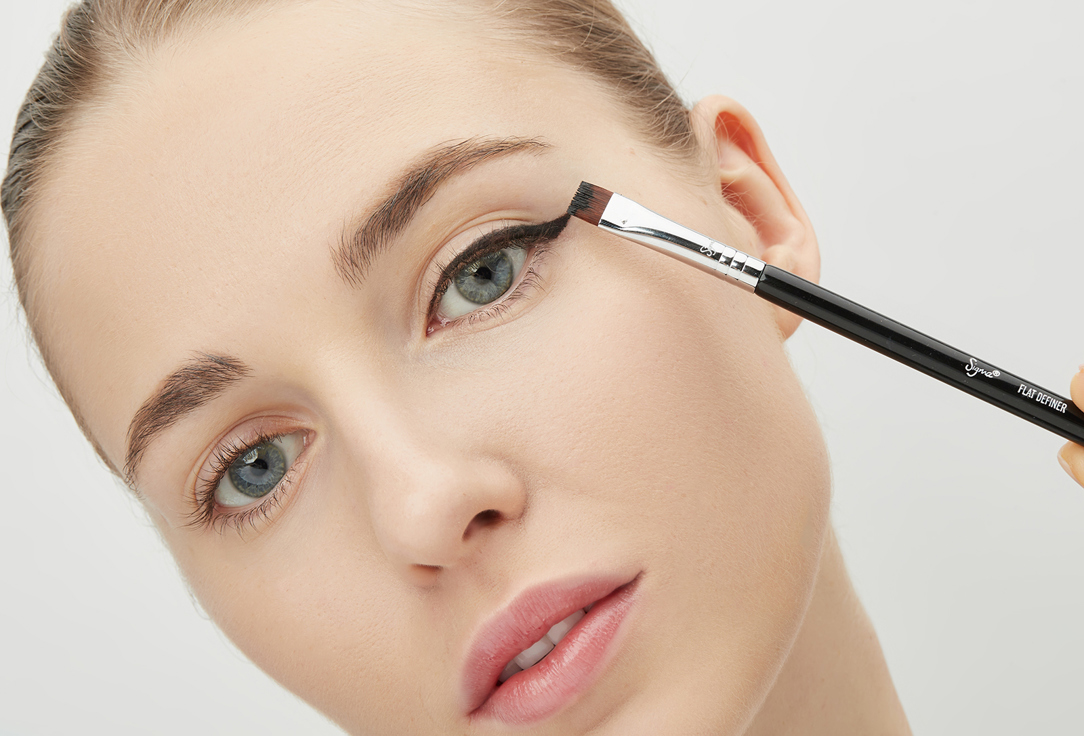 SIGMA BEAUTY FLAT DEFINER BRUSH E15