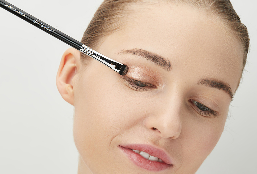 SIGMA BEAUTY SHORT SHADER BRUSH E20