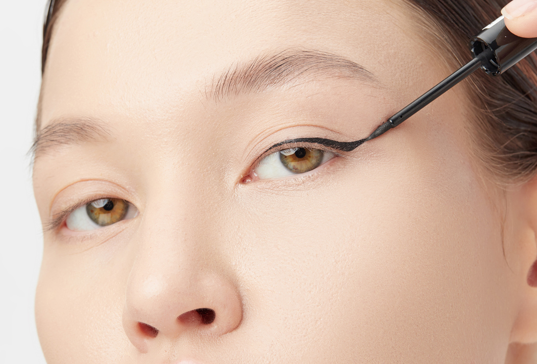 LUXVISAGE Liquid super-resistant eyeliner Super Stay