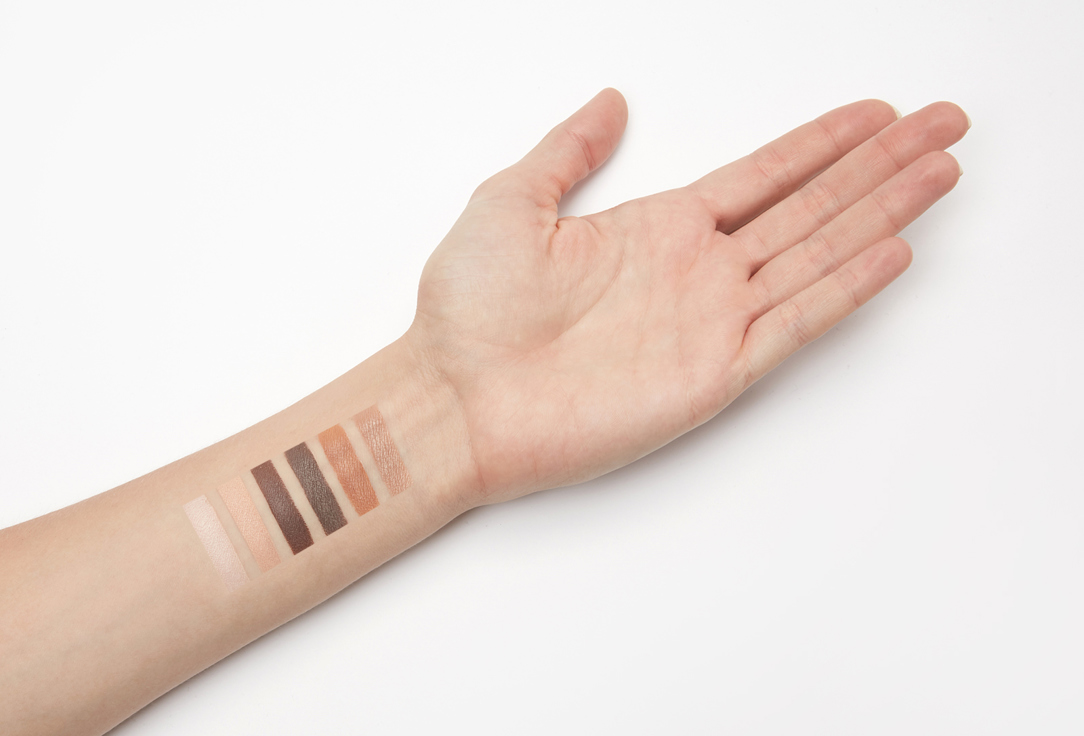 RELOVE REVOLUTION Shadow palette Colour Play