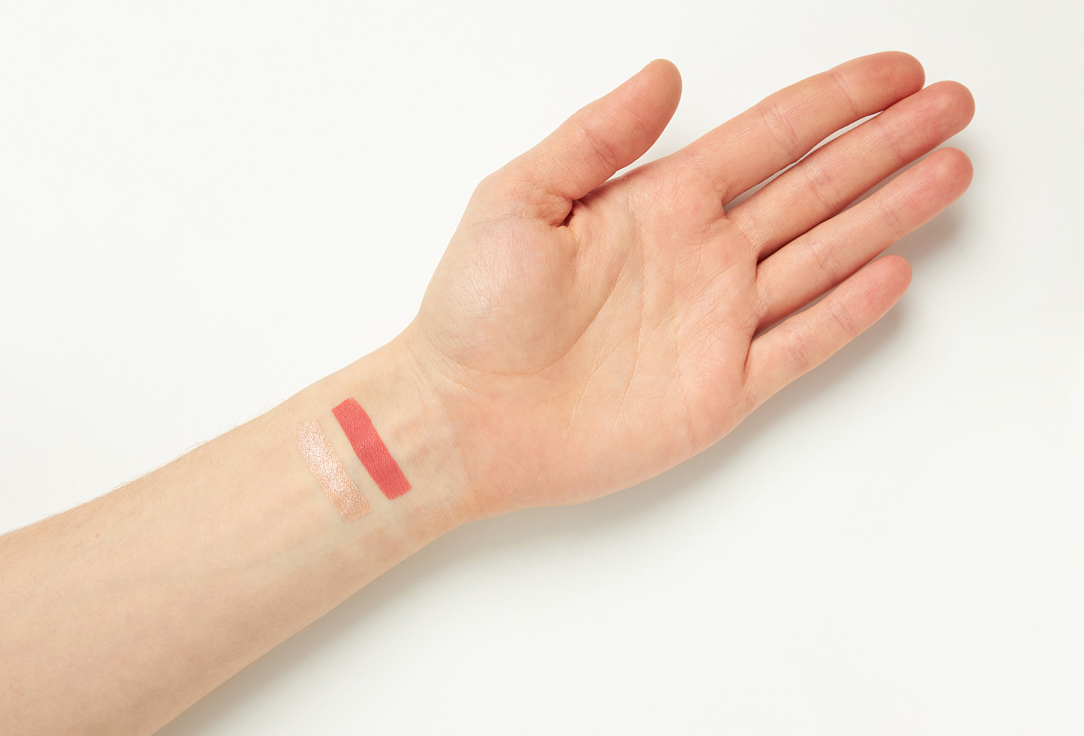 RELOVE REVOLUTION Blushed & highlighter face palette Colour Play