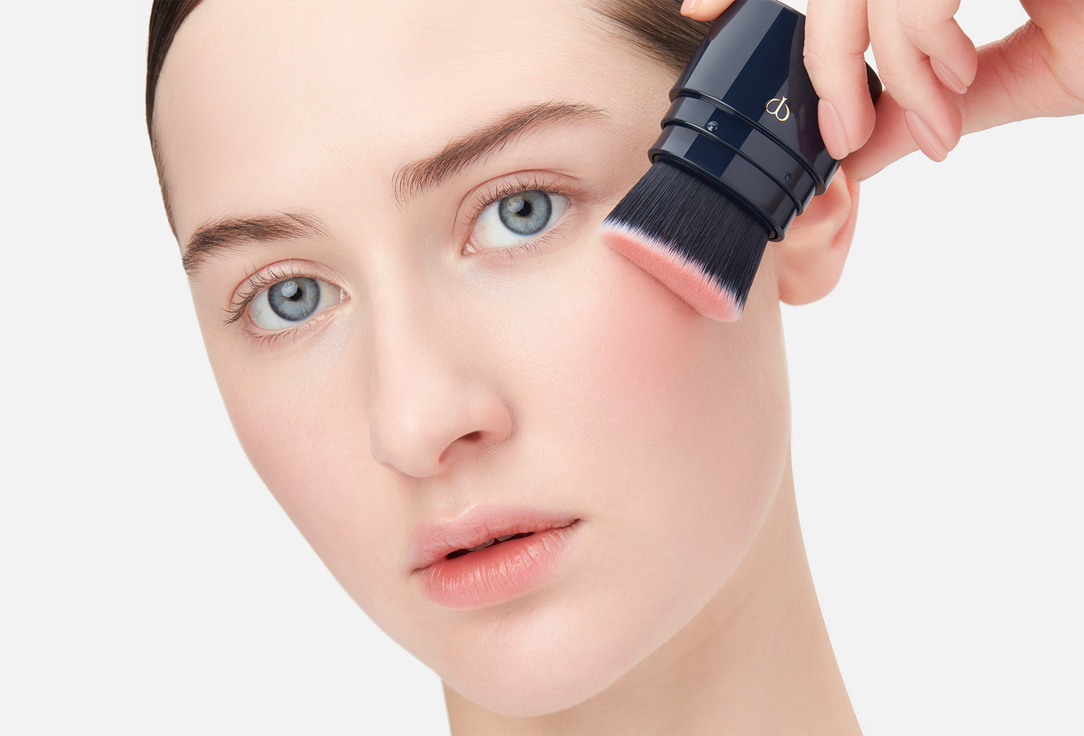 Clé de Peau Beauté Make up brush Portable brush
