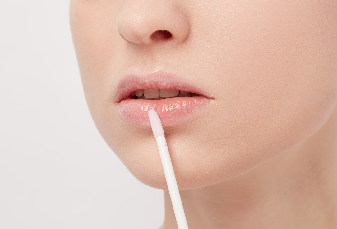 7DAYS Moisturizing & Plumping lip gloss B.Colour 02, Soft pink 2.5 ml 7DAYS Moisturizing & Plumping lip gloss B.Colour