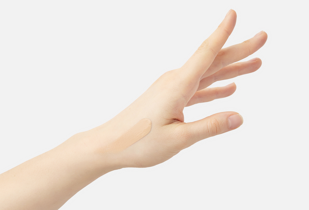 Valentino Semi-matte, long-lasting liquid foundation SPF 25 Very Valentino