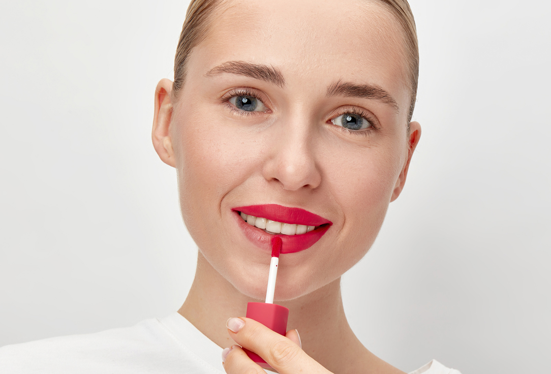 3INA Creamy, Long-Lasting matte lipstick The Longwear Lipstick 334, Bright watermelon pink 7 ml 3INA Creamy, Long-Lasting matte lipstick The Longwear Lipstick