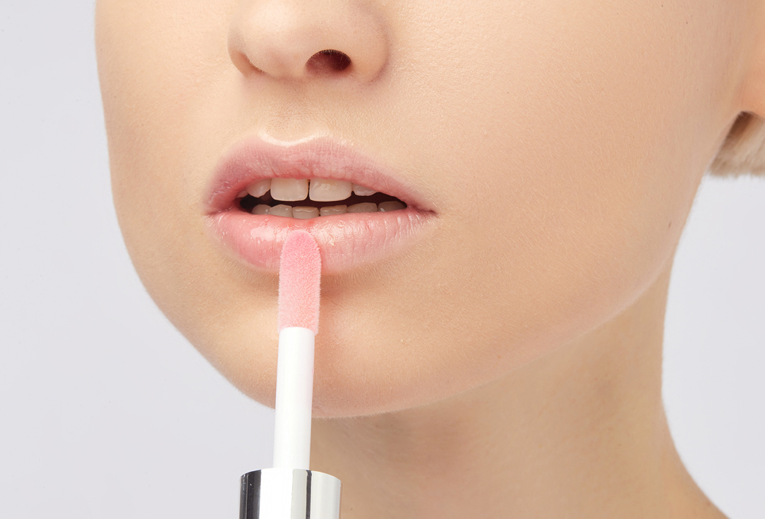 Divage Tinted Lip Oil Elixir 03, Berries 4.5 ml Divage Tinted Lip Oil Elixir
