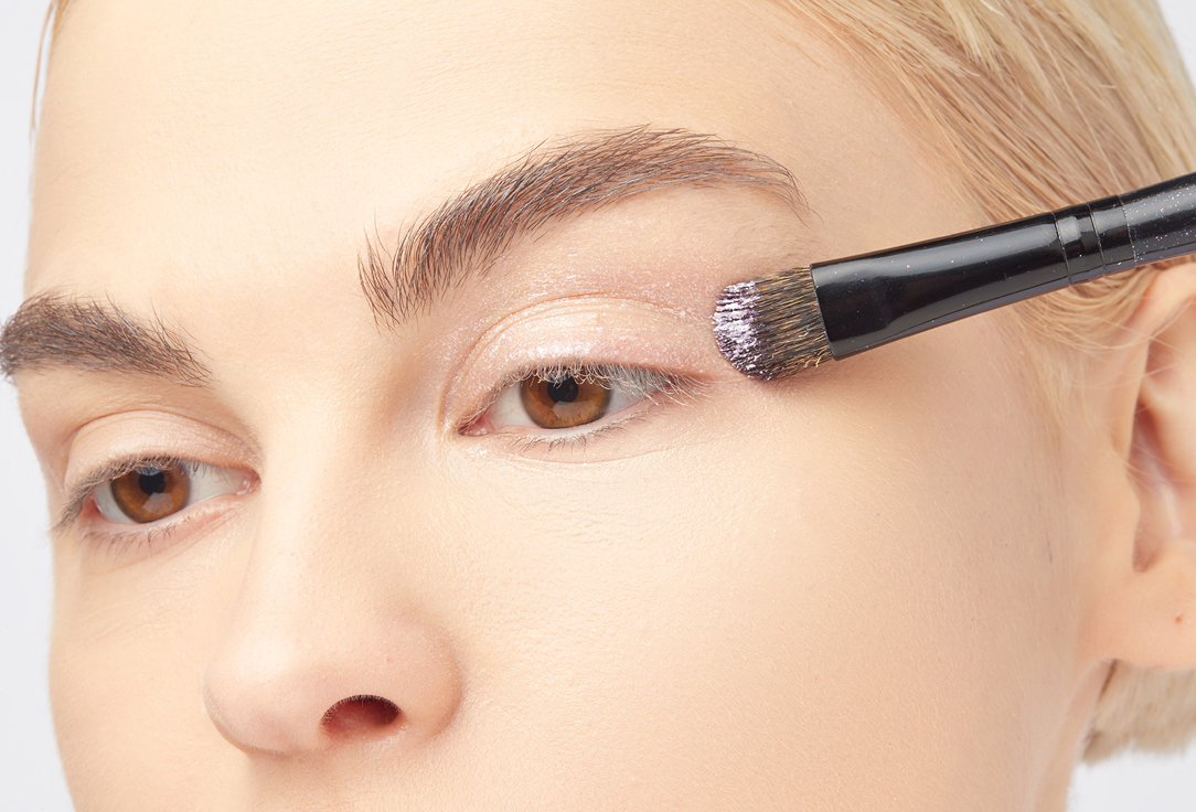 RELOVE REVOLUTION Metallic Liquid Eyeshadow Light