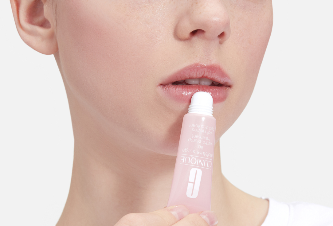 Clinique Moisturizing Lip Treatment Balm MOISTURE SURGE 10 ml Clinique Moisturizing Lip Treatment Balm MOISTURE SURGE