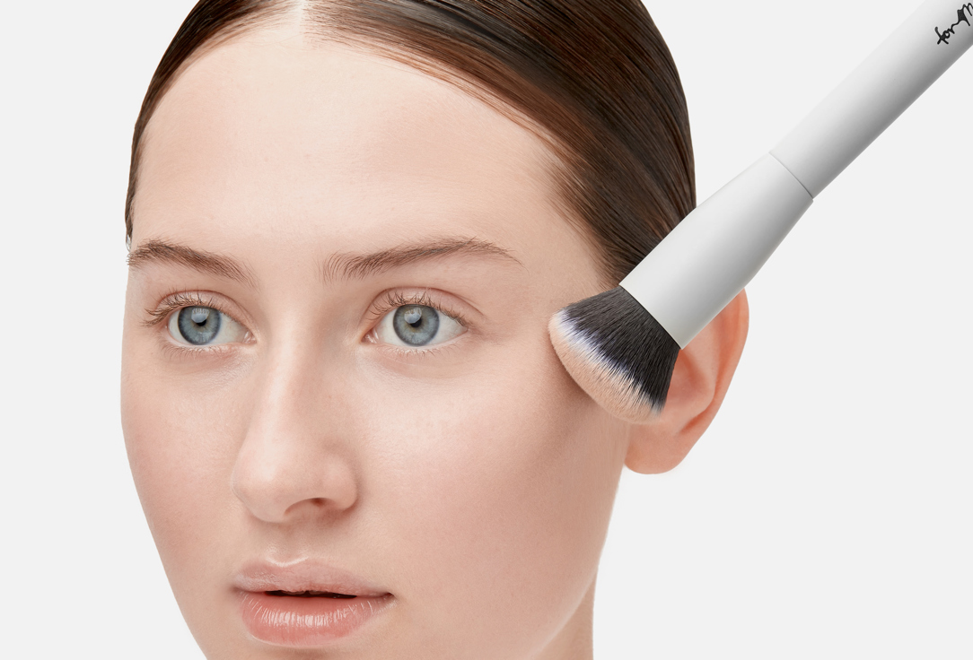 For me by gold apple Flat brush for creamy and dry textures Foundation brush