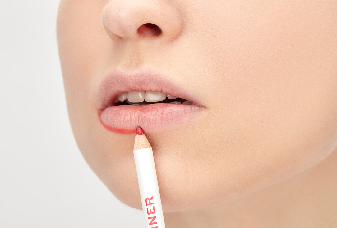 RELOVE REVOLUTION Lip contour pencil Superfill