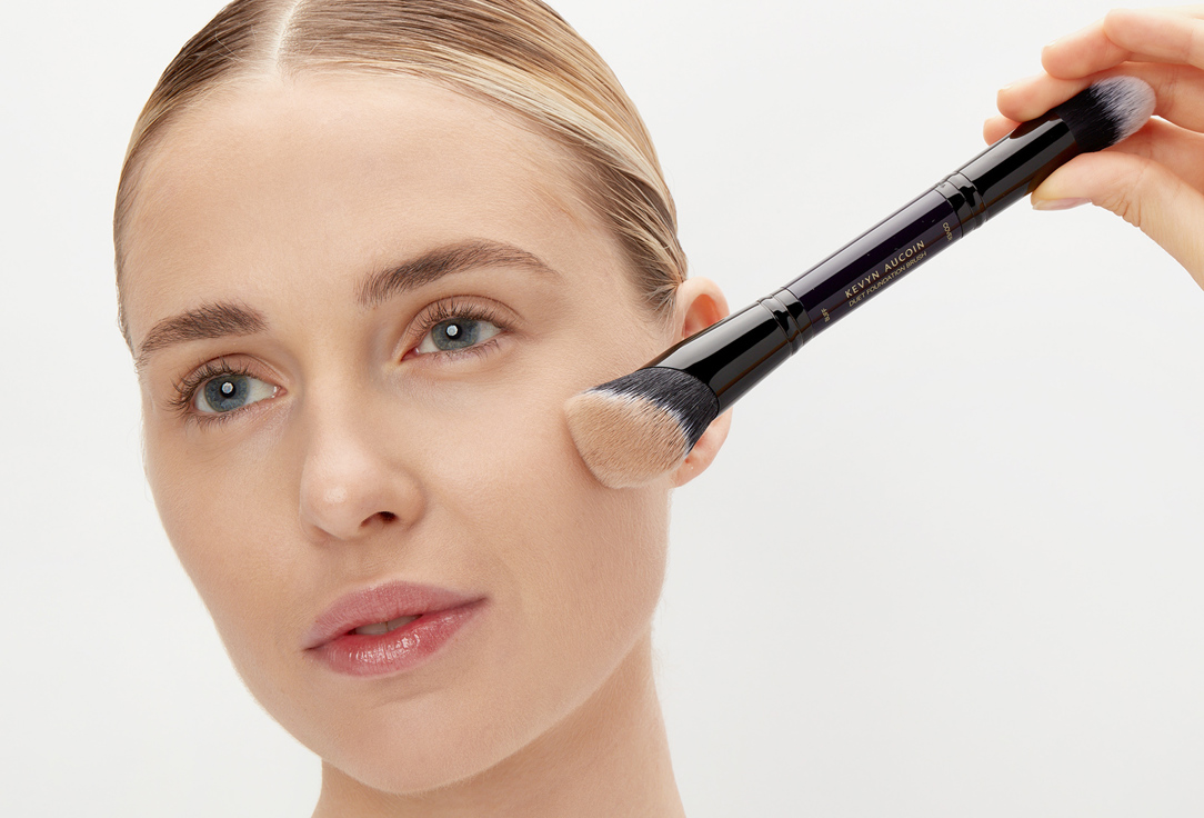 Kevyn Aucoin Foundation Brush Duet 1 pcs Kevyn Aucoin Foundation Brush Duet