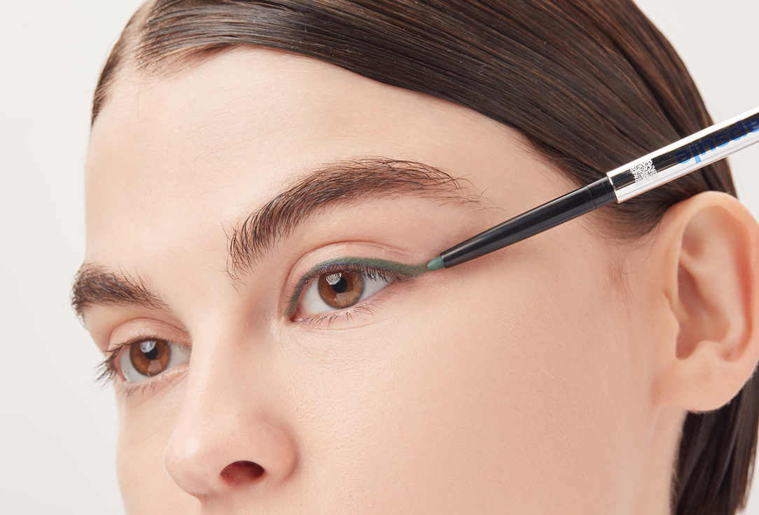 B.COLOUR PROFESSIONAL Long-Lasting Matte kajal eye pencil Capsule 03, Jade green 0.25 g B.COLOUR PROFESSIONAL Long-Lasting Matte kajal eye pencil Capsule