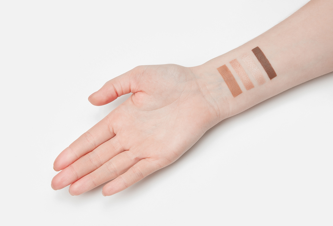 DEAR DAHLIA Eyeshadow palette Dream velvet Moonlit desert 5.1 g DEAR DAHLIA Eyeshadow palette Dream velvet