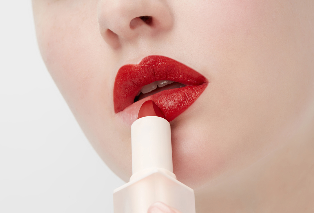 MakeUp Revolution Satin Lipstick Lip Allure