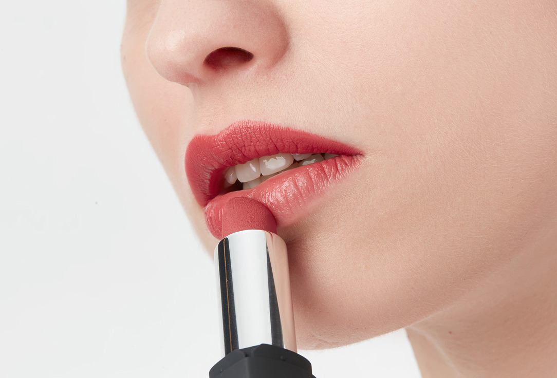 DEBORAH MILANO Matte lipstick Red mat 40, Dusty rose 4.4 g DEBORAH MILANO Matte lipstick Red mat