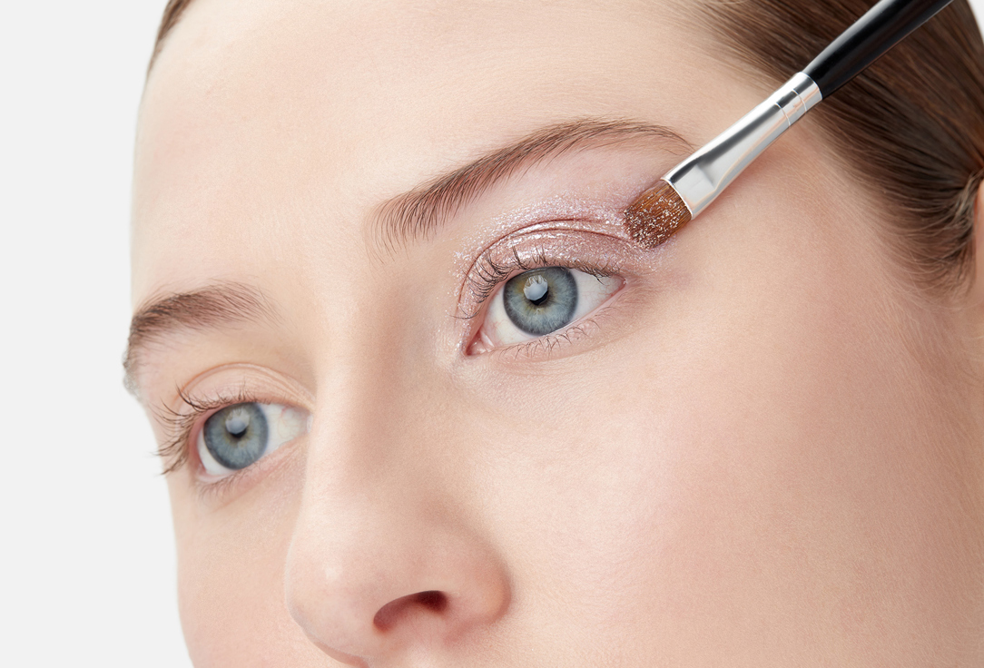 Love Generation Shine Liquid Eyeshadow Nirvana 01 2.8 ml Love Generation Shine Liquid Eyeshadow Nirvana