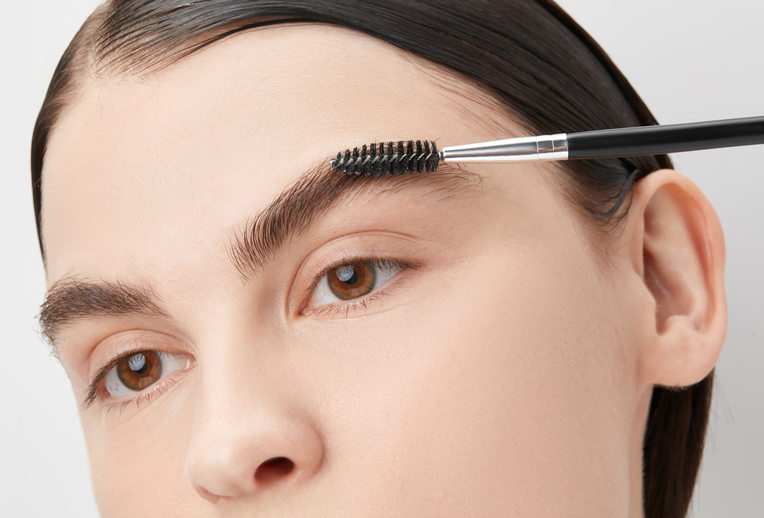 Love Generation Fixing Brow Jelly Gel Frida Clear 2.8 g Love Generation Fixing Brow Jelly Gel Frida