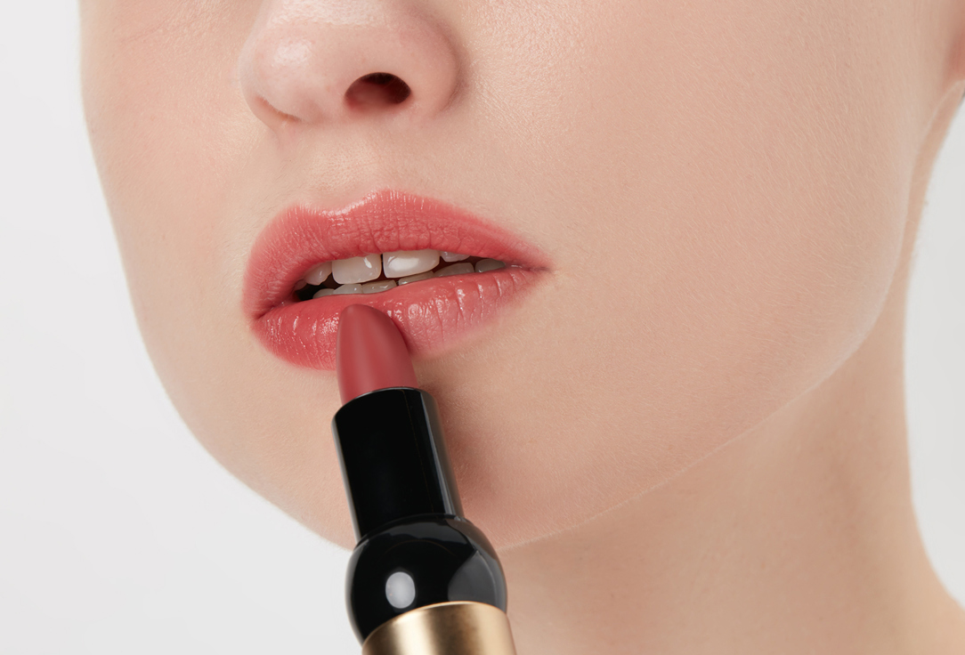 FMGT Semi-glossy lipstick New Bold Sheer Glow 05, Melted Wine 3.5 g FMGT Semi-glossy lipstick New Bold Sheer Glow
