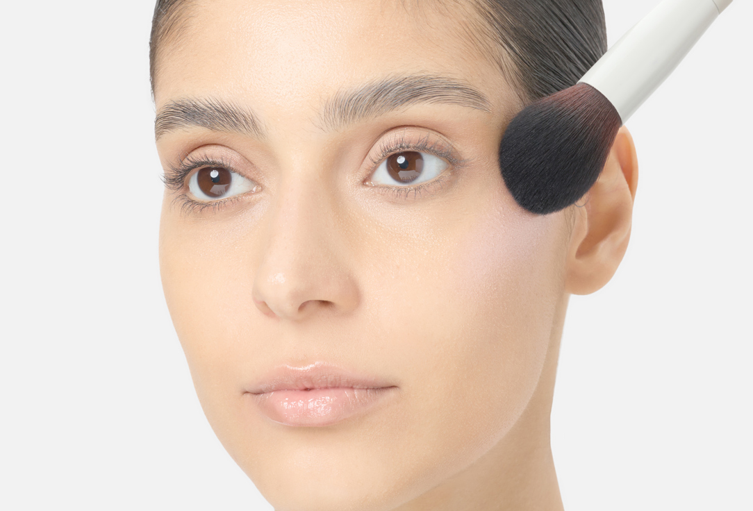 MakeUp Revolution silky powder Highlighter Beam Bright